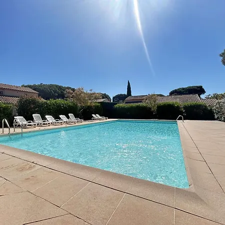 Sm700-007 Pinede Maxime Maison 5 Pieces 8 Couchages Avec Piscine Et Parking
