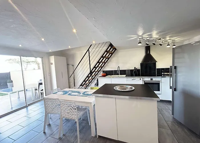 Sm007 Pinede Maxime Maison 5 Pieces 8 Couchages Avec Piscine Et Parking *